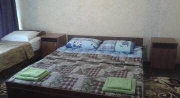 Фото номера Трехместный номер  Гостевой дом Катрин г. Красная Поляна 3