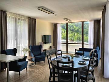Фото номера Вилла с 4 спальнями и панорамным видом на горы Гостевой дом SKYPARK ApartHotel г. Красная Поляна 6