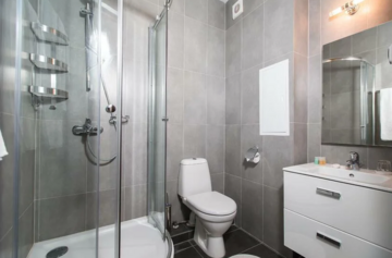 Фото номера Стандартный номер  Гостевой дом SKYPARK ApartHotel г. Красная Поляна 4