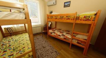 Фото номера Общий для мужчин и женщин Хостел ABC-Hostel г. Красная Поляна 2