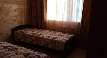 Фото номера Дом для отпуска с 3 спальнями Гостевой дом HappyHouse-Polyana г. Красная Поляна 2