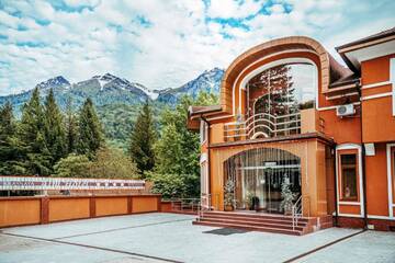 Фото Гостевой дом Alm House г. Красная Поляна 1
